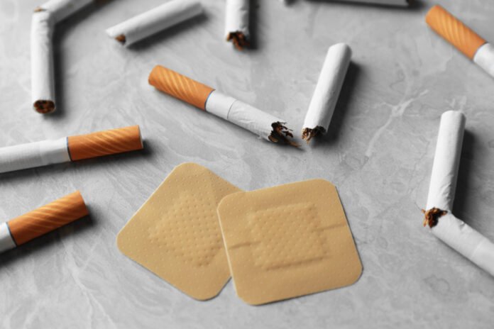 Dit zijn nicotinepleisters die helpen om te stoppen met roken. Je trek naar een sigaret wordt minder.