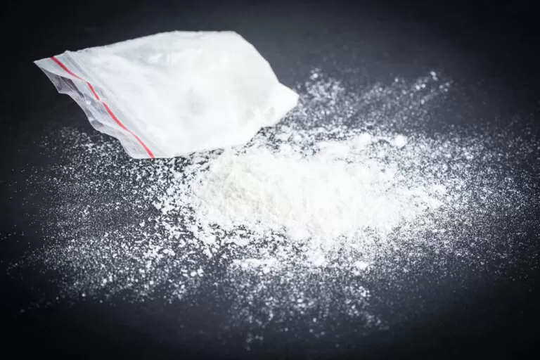 Dit is MDMA poeder een gevaarlijke drug waar wij mensen tegen willen beschermen,
