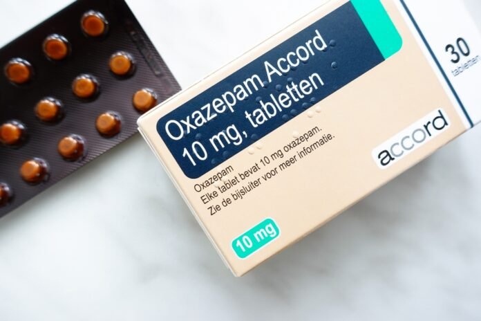 Een doosje Oxazepam dat zeer verslavend is. Verslavingshulp Nederland heeft voorlichting over deze zeer verslavende pillen.