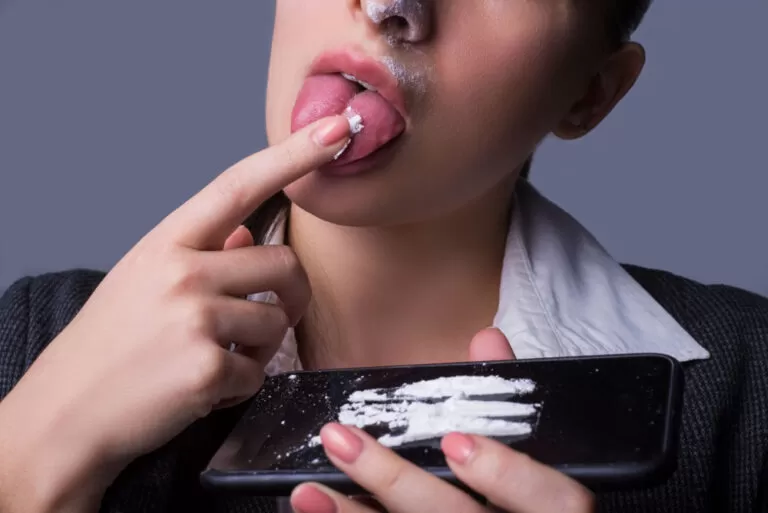 De jonge dame is verslaafd aan speed en gebruikt het nu. Gelukkig kan ze rekenen op de verslavingshulp die wij bieden.