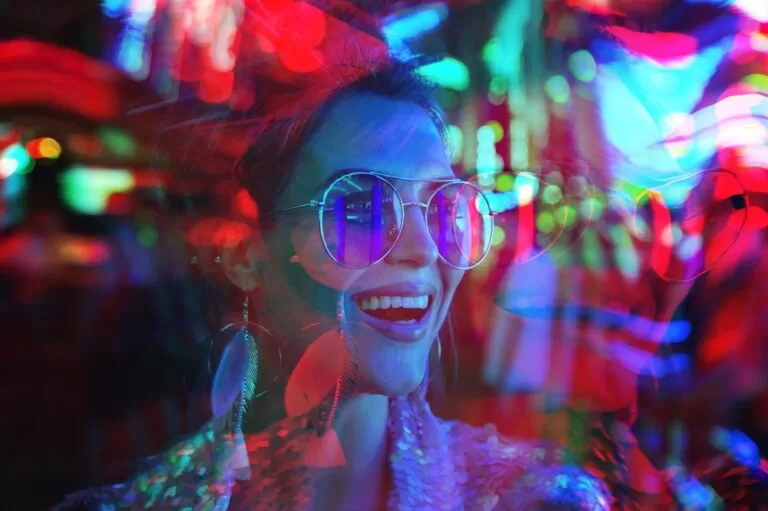 Wat is lsd? Met deze foto en tekst gaan we je uitleggen wat de risico's zijn.