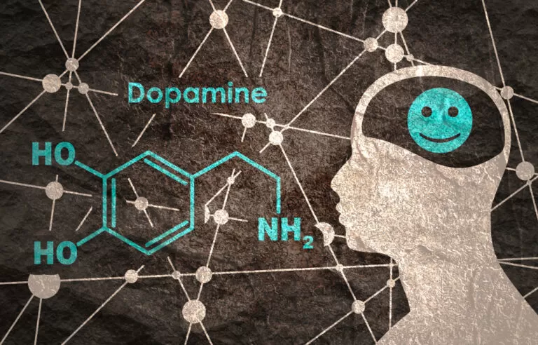 Een dopamine detox doe je door schermgebruik te verminderen en meer fysieke dingen te doen met je lichaam.