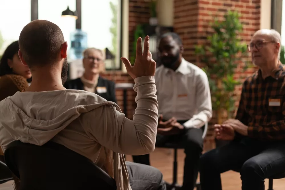 Iemand die besluit te stoppen met drank of drugs en begint met afkicken