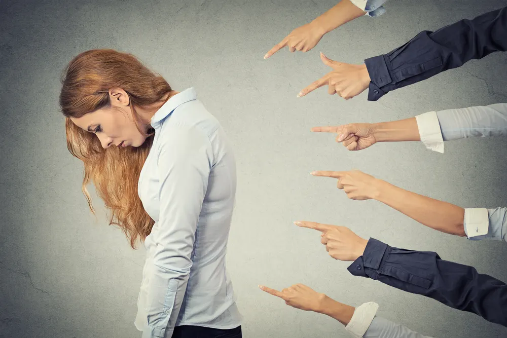 Iemand die worstelt met een verslaving en de controle kwijt is